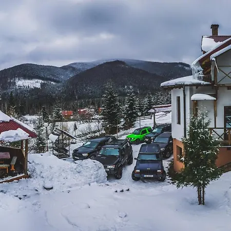 12 Months Estate Εξοχικό σπίτι Myslovka